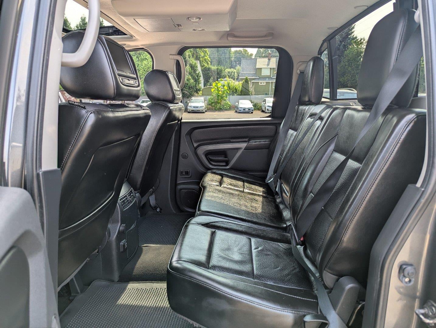 2015 Nissan Titan SL