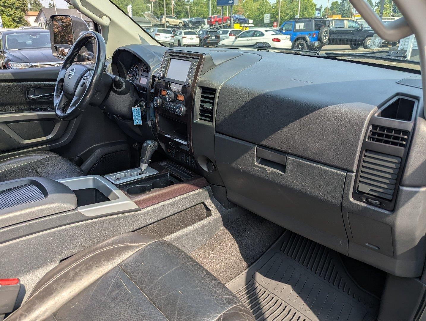 2015 Nissan Titan SL