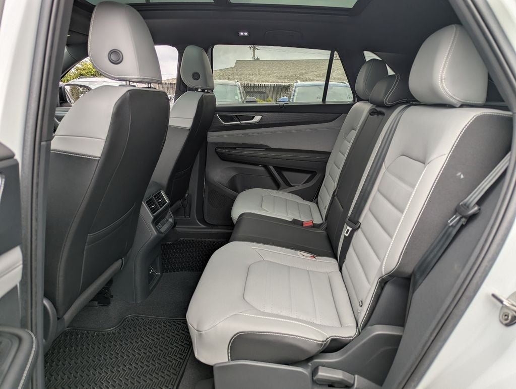 2026 Volkswagen Atlas Cross Sport 2.0T SEL R-Line Black