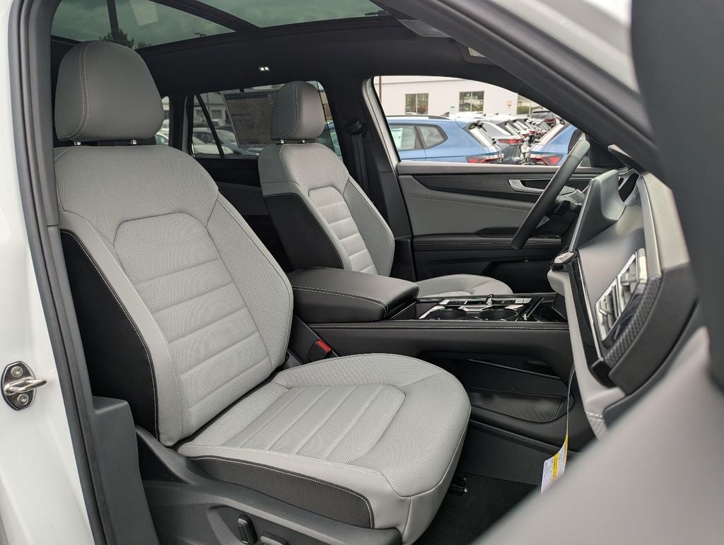 2026 Volkswagen Atlas Cross Sport 2.0T SEL R-Line Black