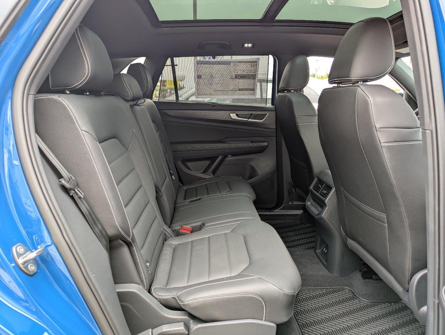 2026 Volkswagen Atlas Cross Sport 2.0T SEL R-Line Black