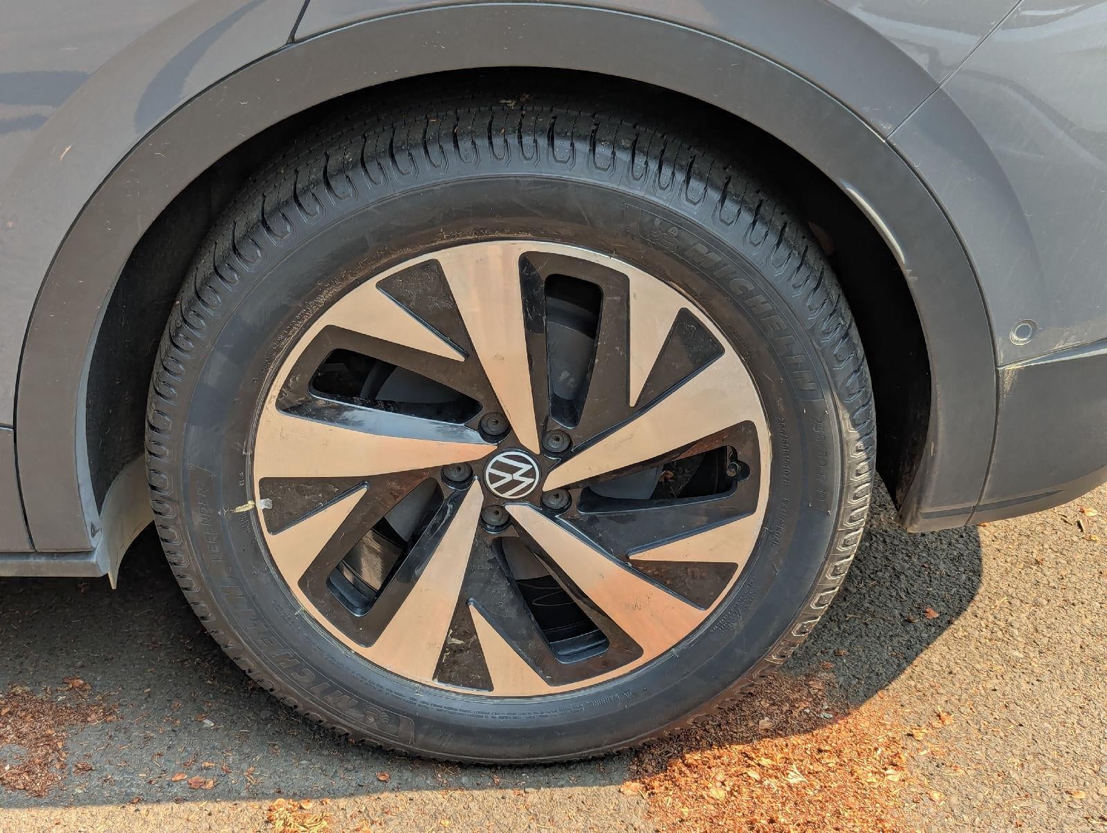 2023 Volkswagen ID.4 Pro