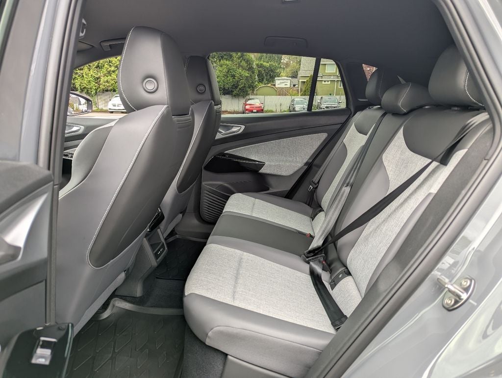 2023 Volkswagen ID.4 Pro