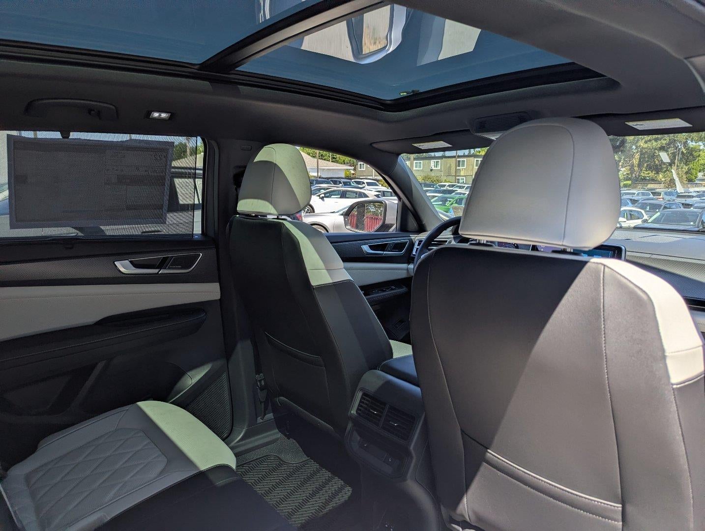 2026 Volkswagen Atlas Cross Sport 2.0T SEL Premium R-Line