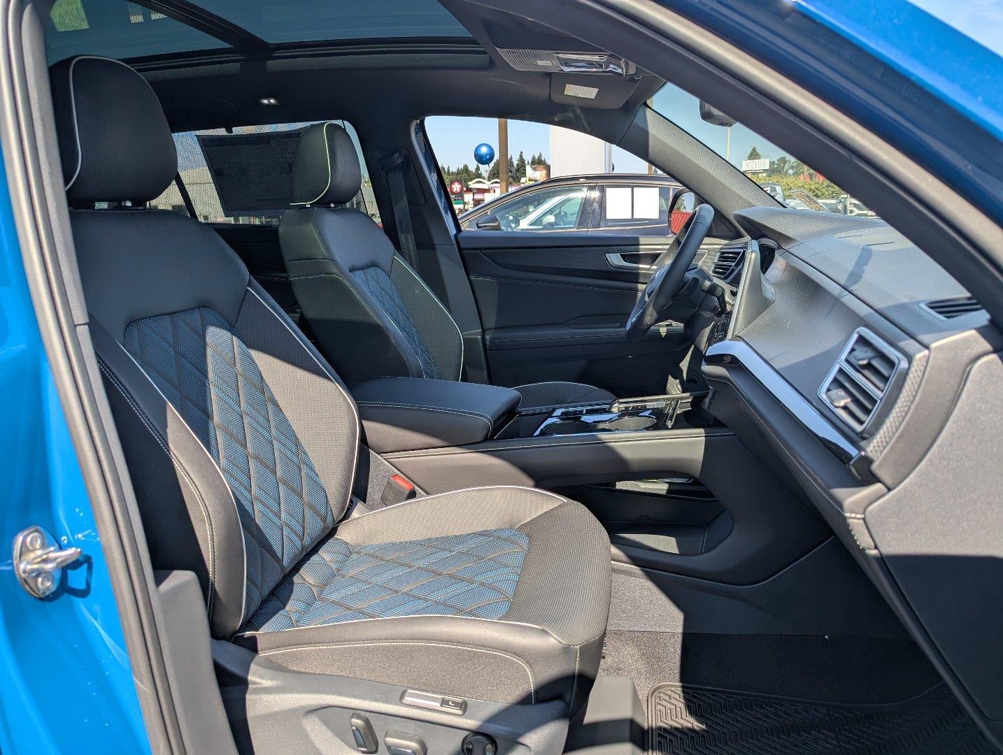 2026 Volkswagen Atlas Cross Sport 2.0T SEL Premium R-Line