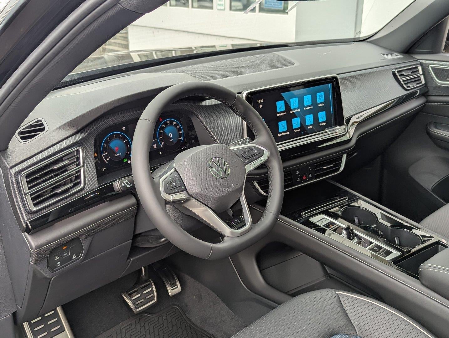 2026 Volkswagen Atlas Cross Sport 2.0T SEL Premium R-Line