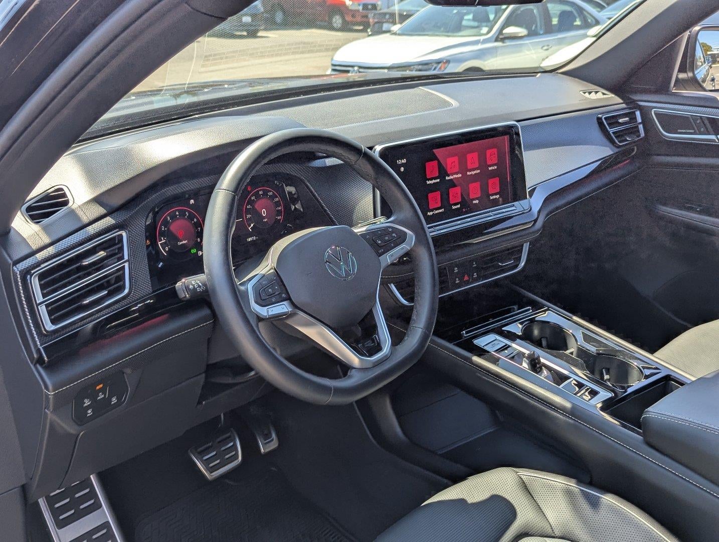 2024 Volkswagen Atlas Cross Sport 2.0T SEL Premium R-Line