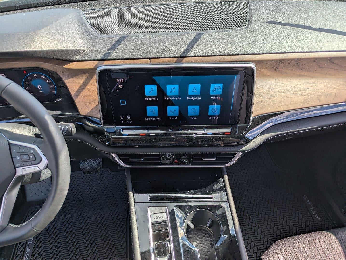 2026 Volkswagen Atlas 2.0T SE W/TECHNOLOGY