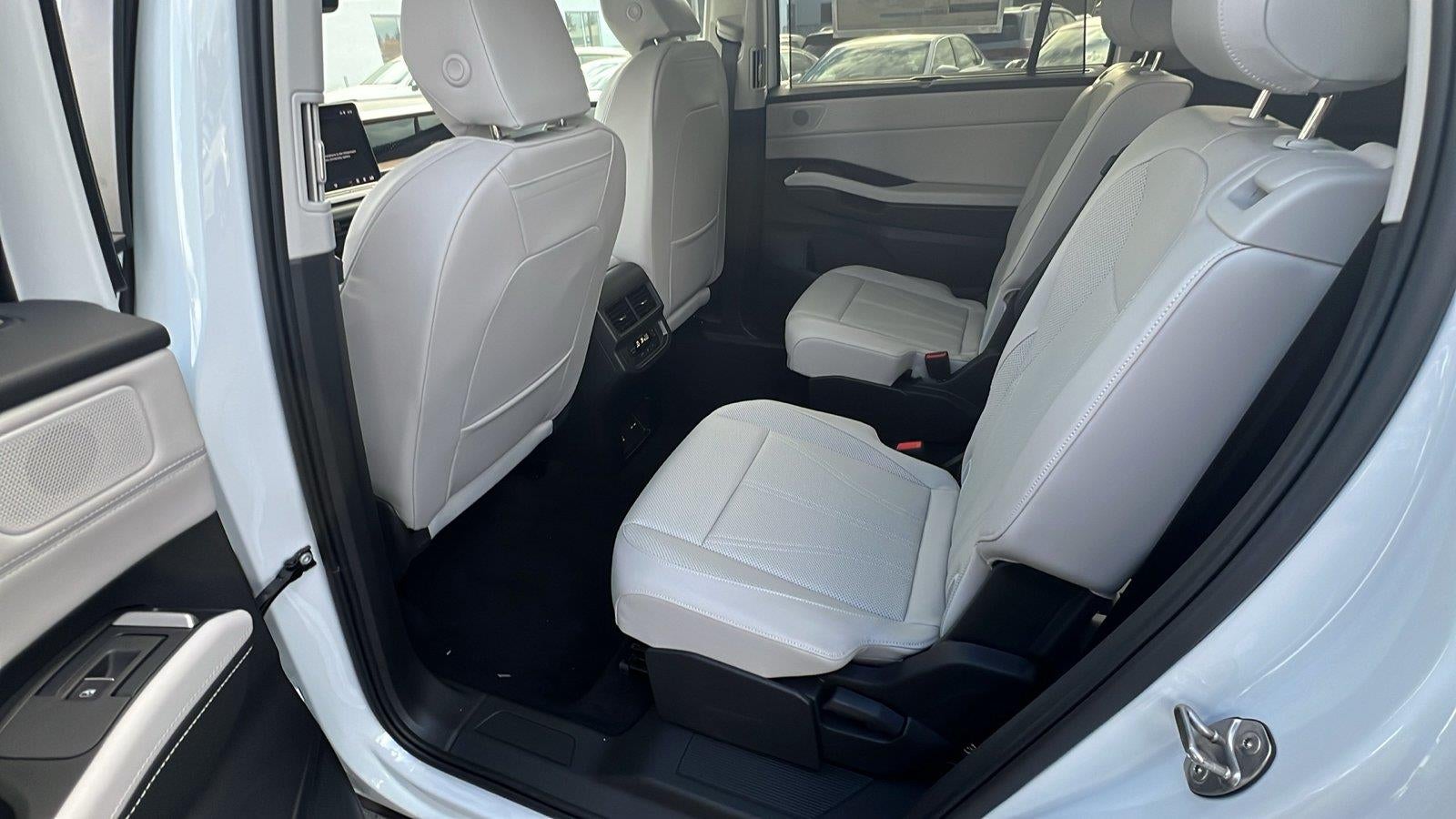 2027 Volkswagen Atlas 2.0T SE w/ Technology