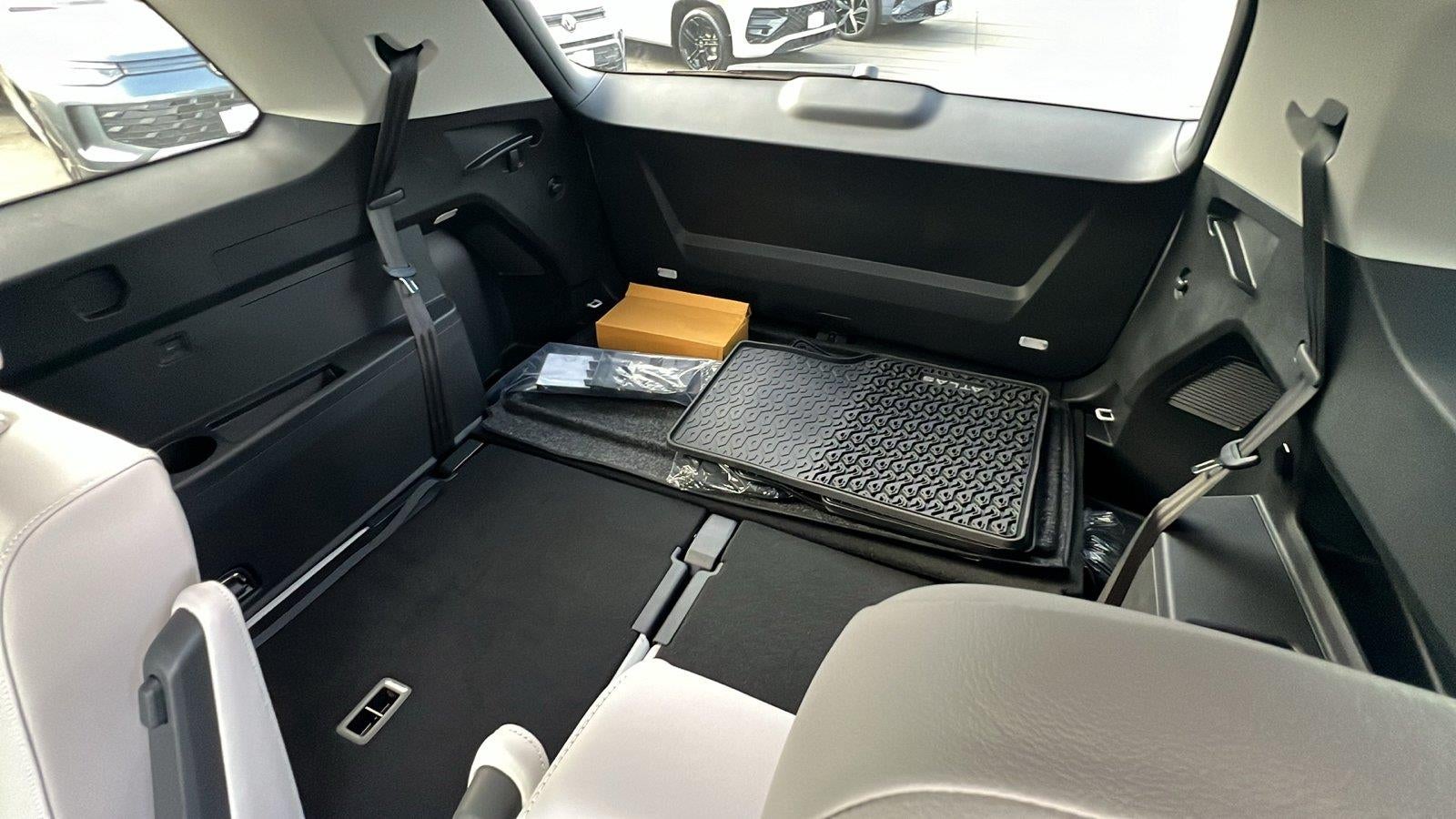 2027 Volkswagen Atlas 2.0T SE w/ Technology