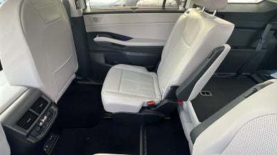 2027 Volkswagen Atlas 2.0T SE w/ Technology
