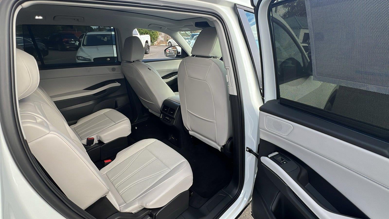 2027 Volkswagen Atlas 2.0T SE w/ Technology