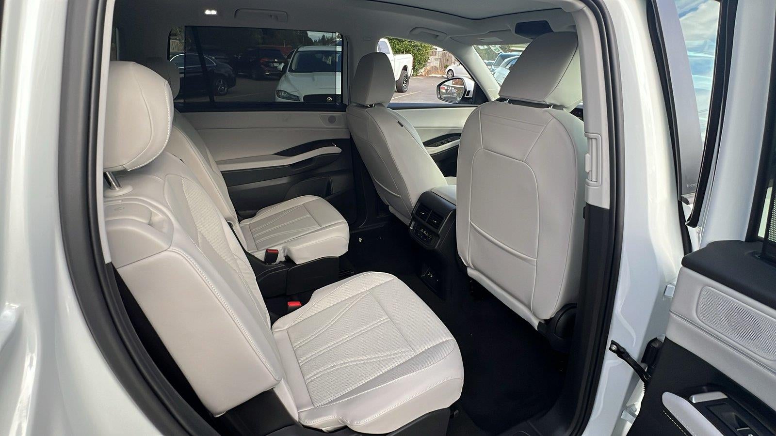 2027 Volkswagen Atlas 2.0T SE w/ Technology