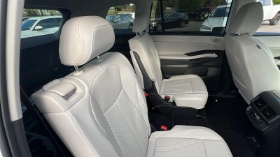 2027 Volkswagen Atlas 2.0T SE w/ Technology