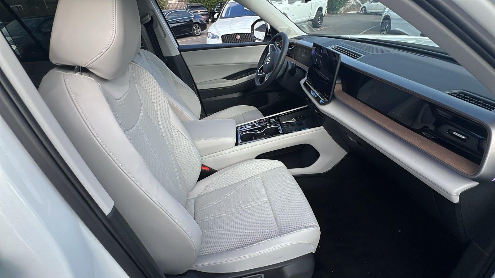 2027 Volkswagen Atlas 2.0T SE w/ Technology