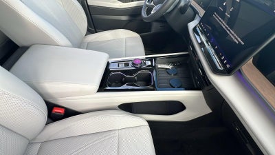 2027 Volkswagen Atlas 2.0T SE w/ Technology