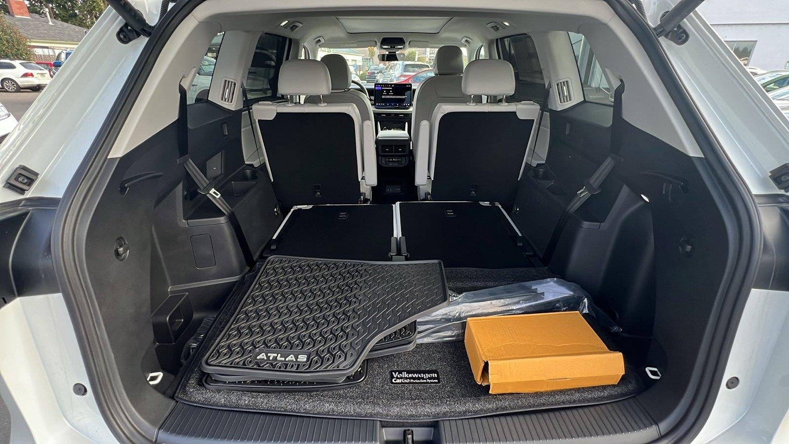 2027 Volkswagen Atlas 2.0T SE w/ Technology