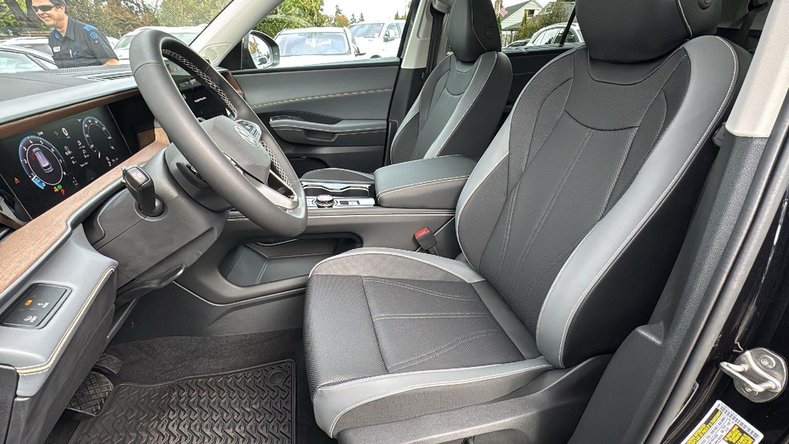 2027 Volkswagen Atlas 2.0T SE w/ Technology