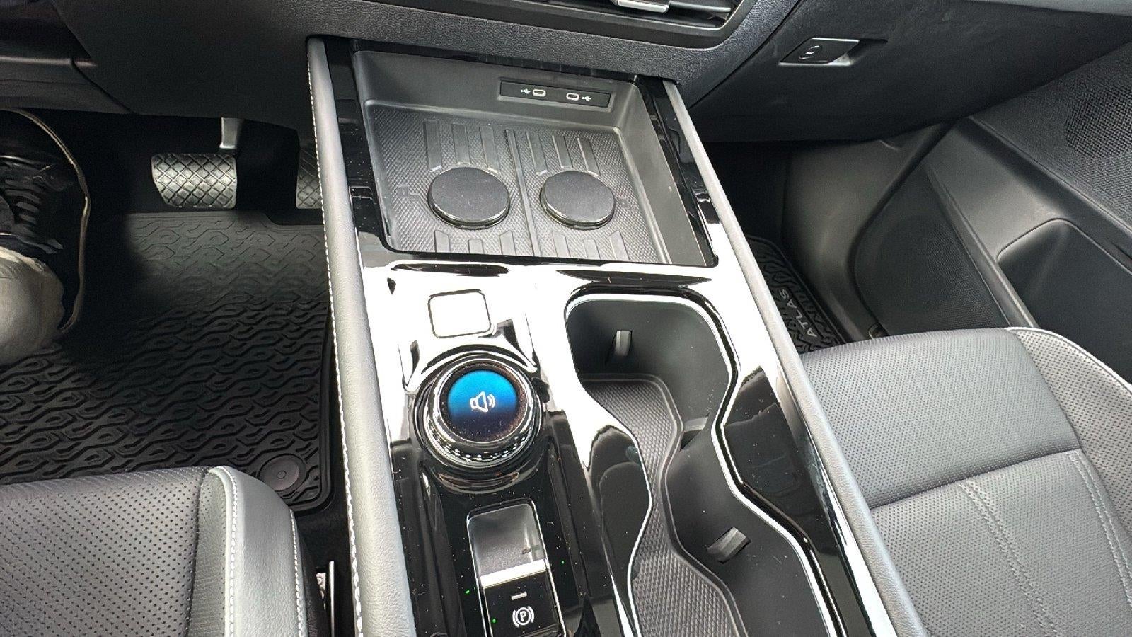 2027 Volkswagen Atlas 2.0T SE w/ Technology