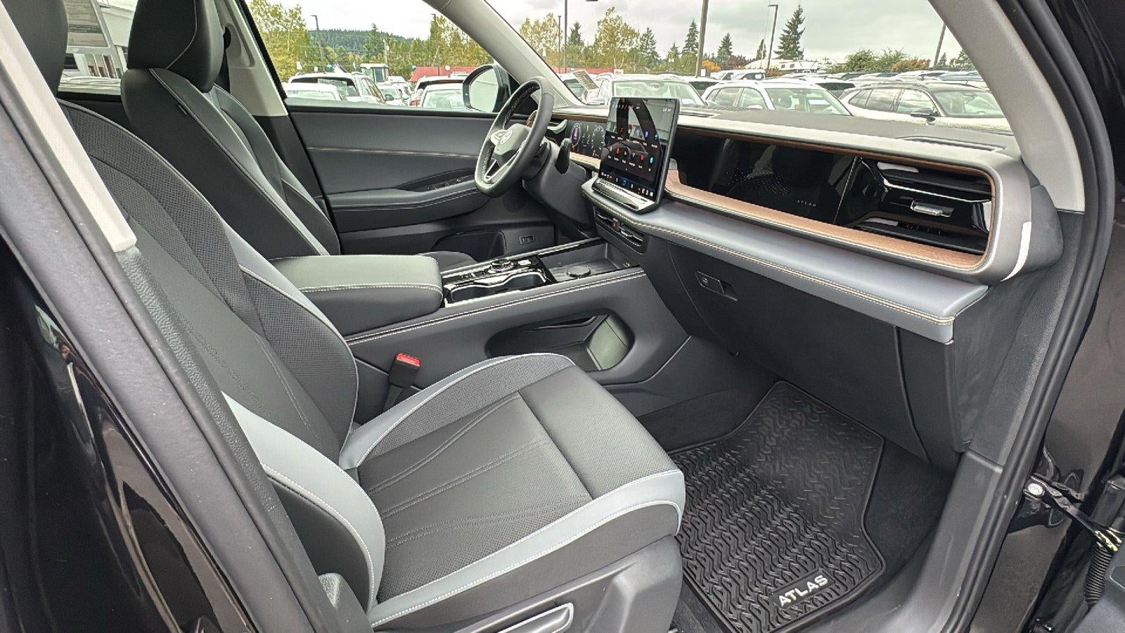 2027 Volkswagen Atlas 2.0T SE w/ Technology