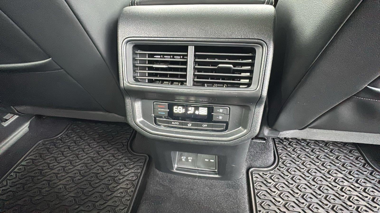 2027 Volkswagen Atlas 2.0T SE w/ Technology