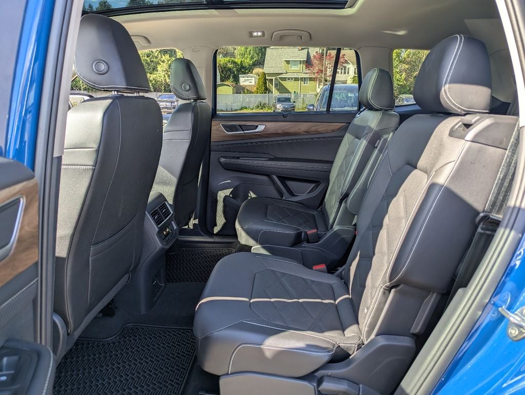 2025 Volkswagen Atlas 2.0T SE w/Technology