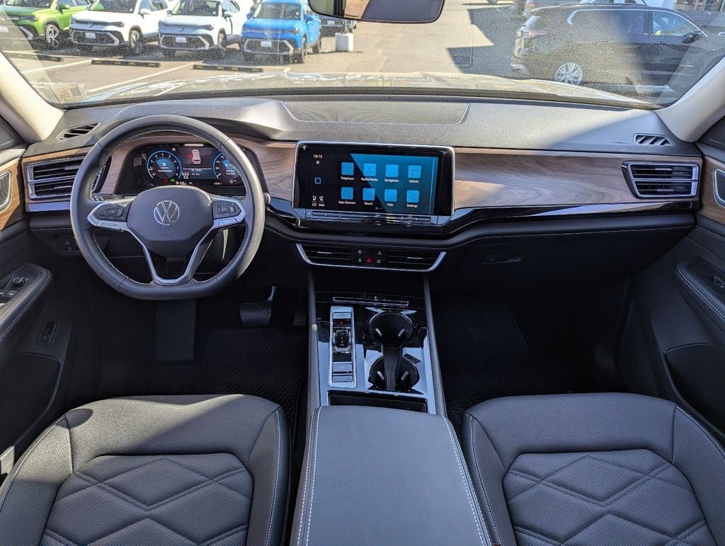 2025 Volkswagen Atlas 2.0T SE w/Technology