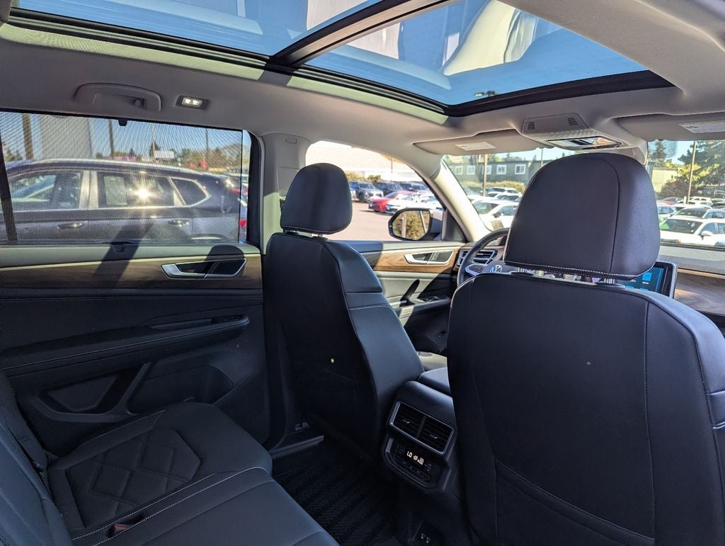 2025 Volkswagen Atlas 2.0T SE w/Technology