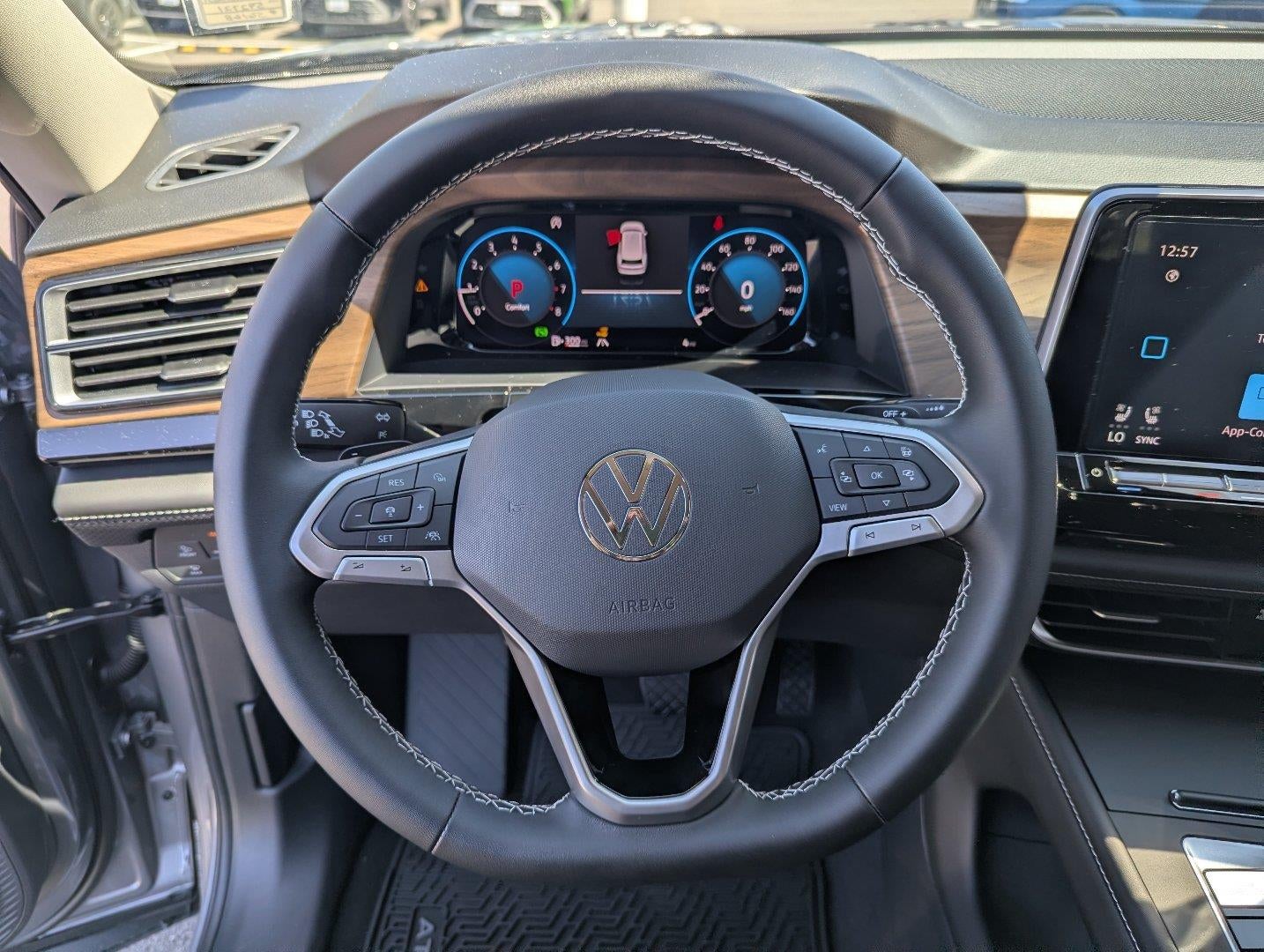 2026 Volkswagen Atlas 2.0T SE