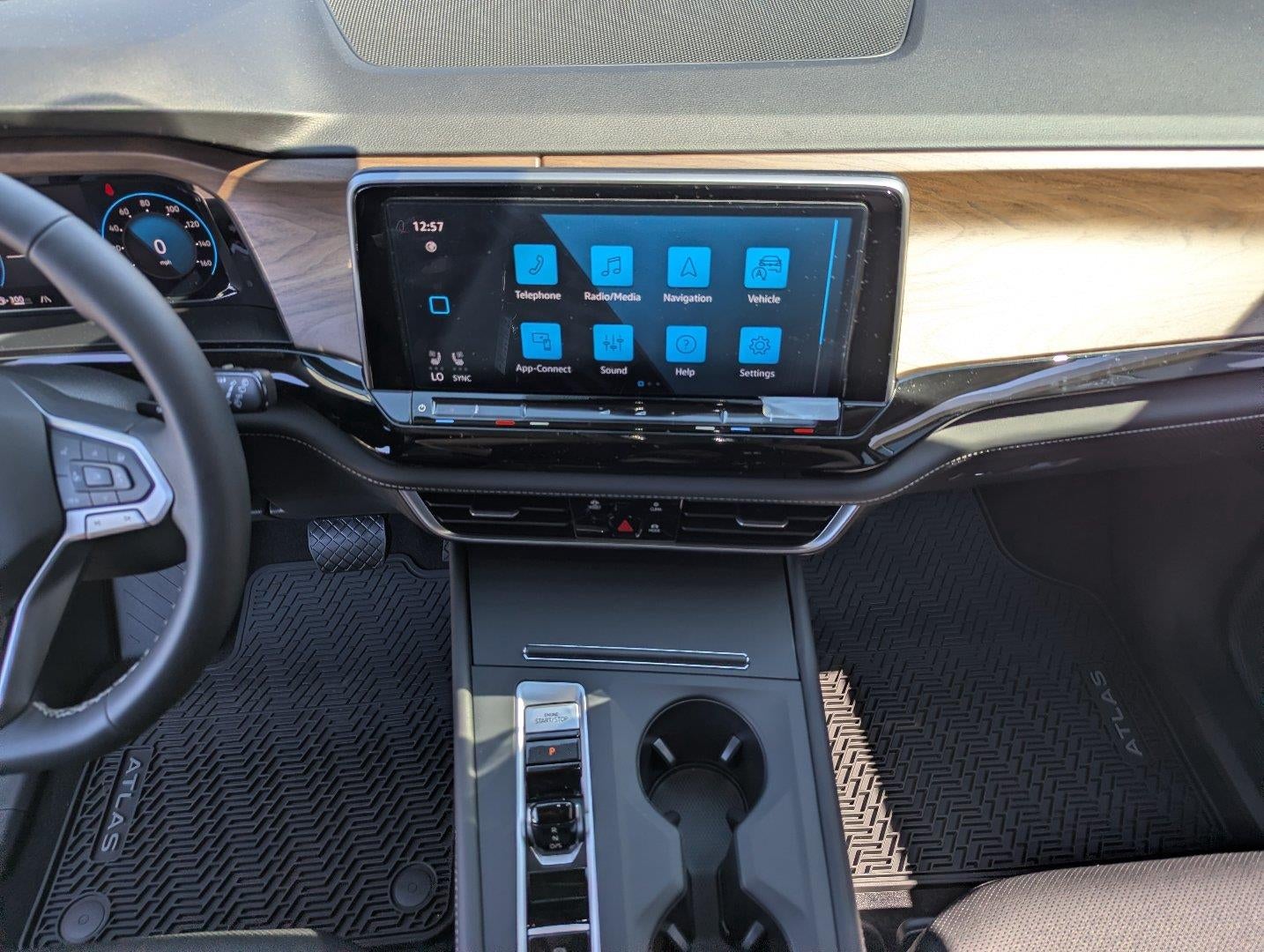 2026 Volkswagen Atlas 2.0T SE