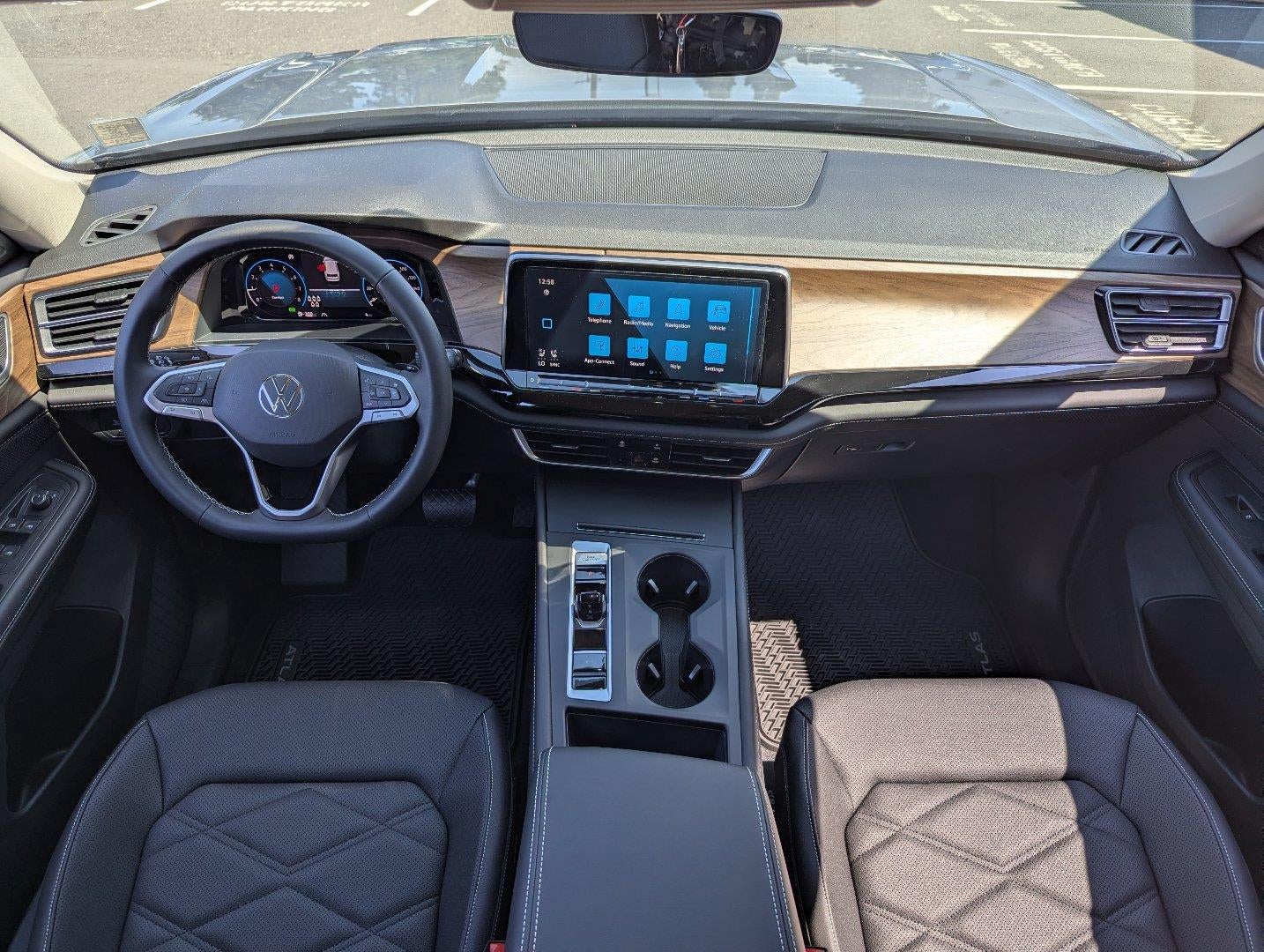 2026 Volkswagen Atlas 2.0T SE