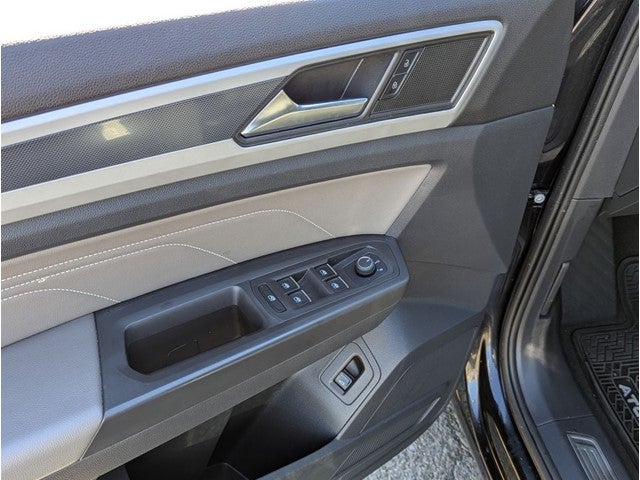 2022 Volkswagen Atlas Cross Sport 2.0T SEL R-Line