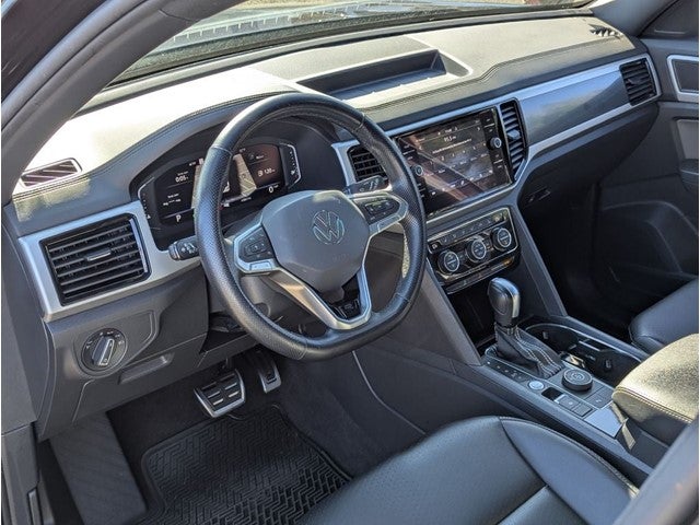 2022 Volkswagen Atlas Cross Sport 2.0T SEL R-Line