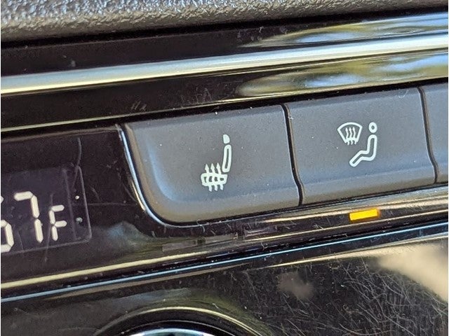 2022 Volkswagen Atlas Cross Sport 2.0T SEL R-Line