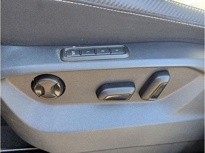 2022 Volkswagen Atlas Cross Sport 2.0T SEL R-Line