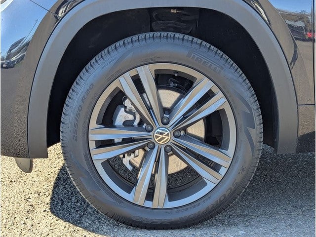 2022 Volkswagen Atlas Cross Sport 2.0T SEL R-Line