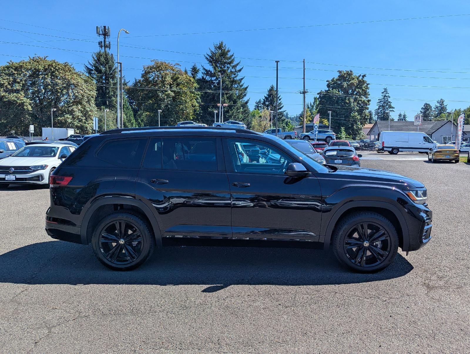 2023 Volkswagen Atlas 3.6L V6 SEL R-Line