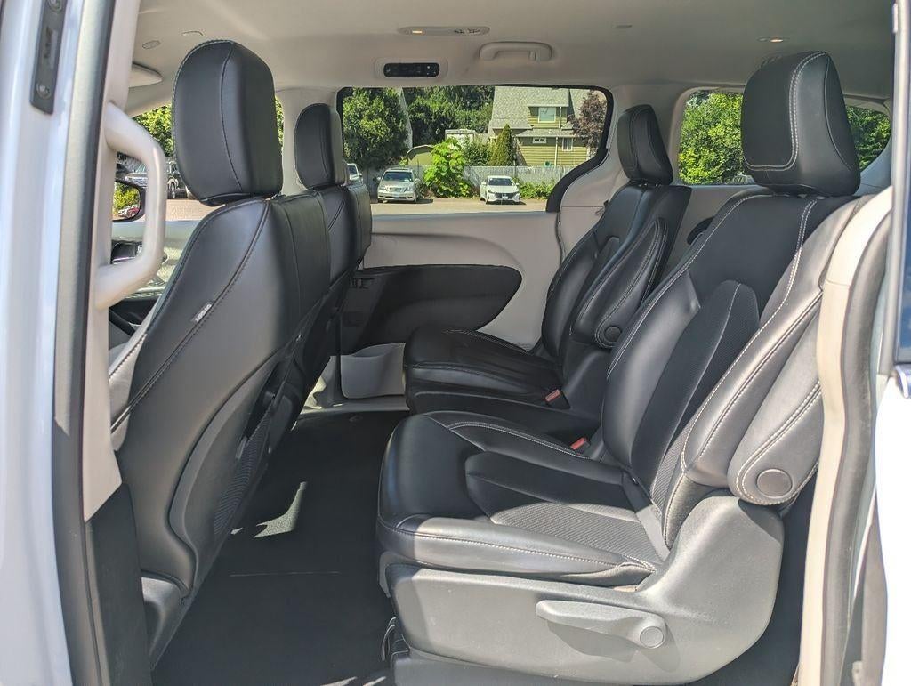2023 Chrysler Pacifica Hybrid Touring L