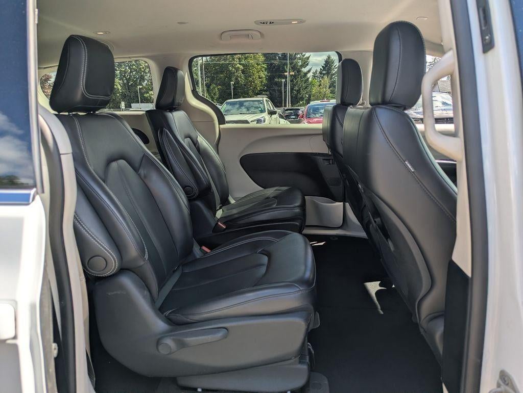2023 Chrysler Pacifica Hybrid Touring L