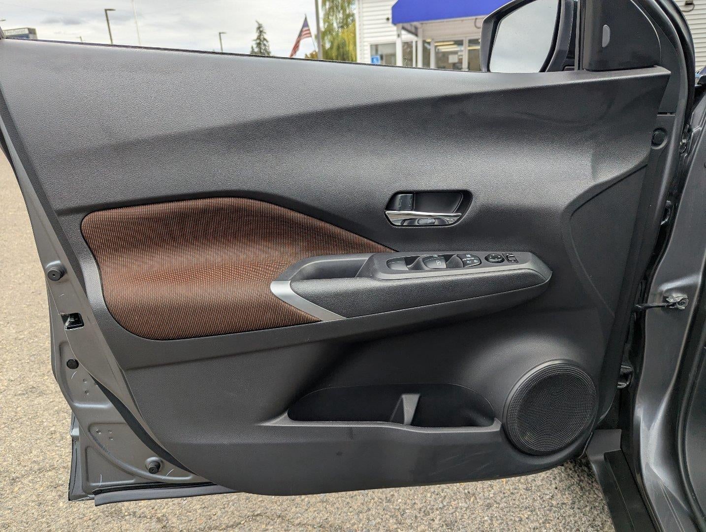 2024 Nissan KICKS SR FWD