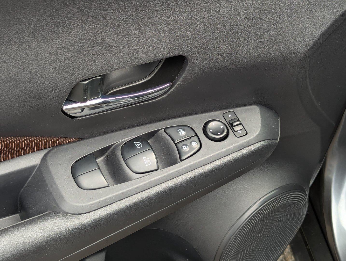 2024 Nissan KICKS SR FWD