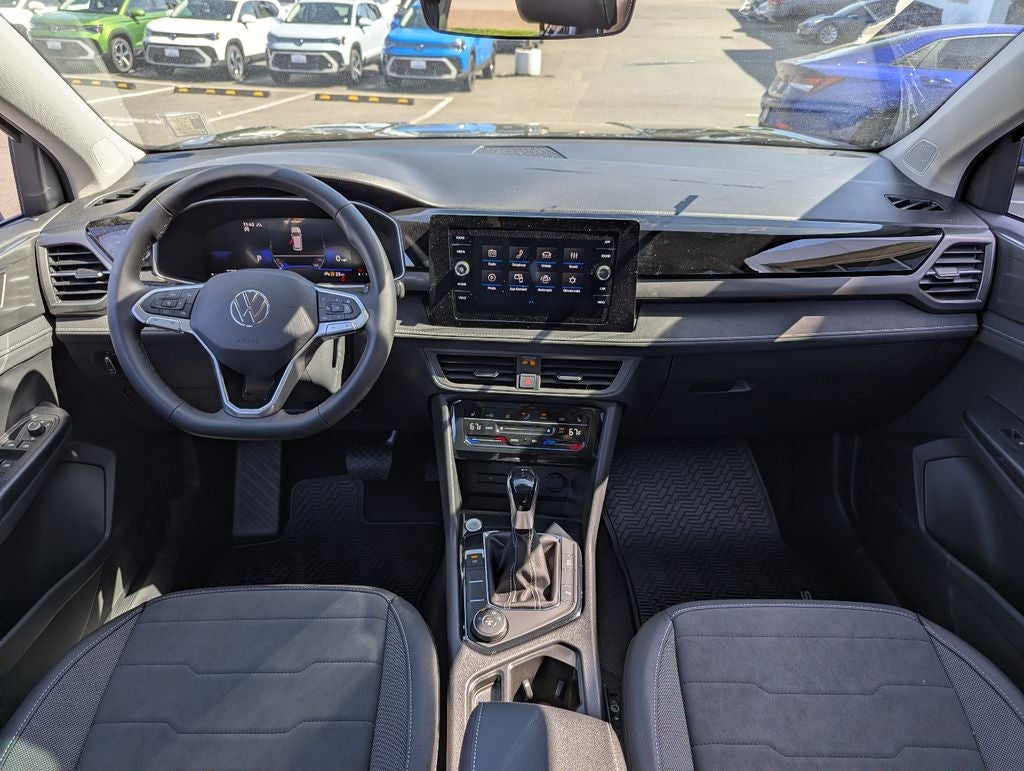 2026 Volkswagen Taos 1.5T SE Black