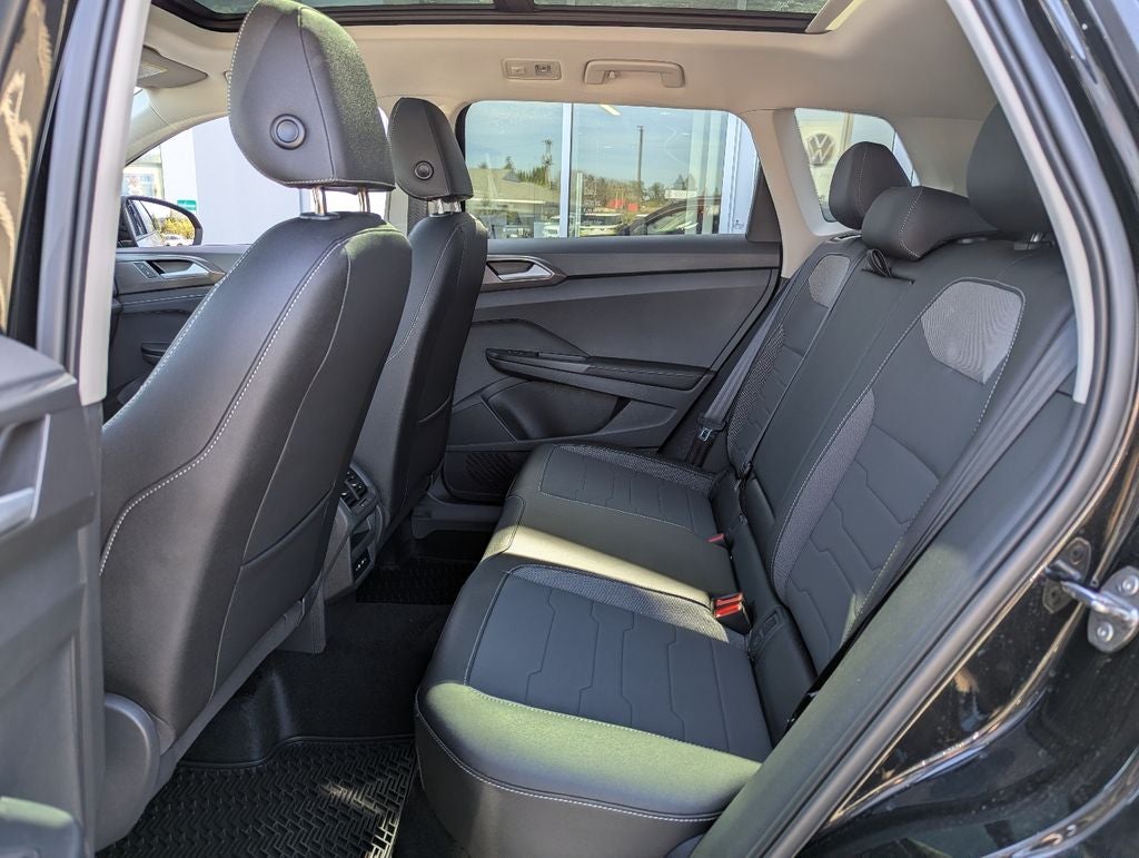 2026 Volkswagen Taos 1.5T SE Black