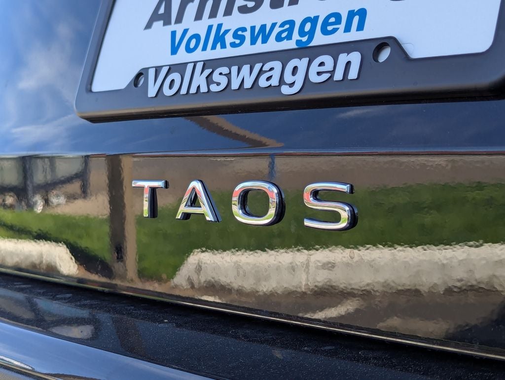 2026 Volkswagen Taos 1.5T SE Black