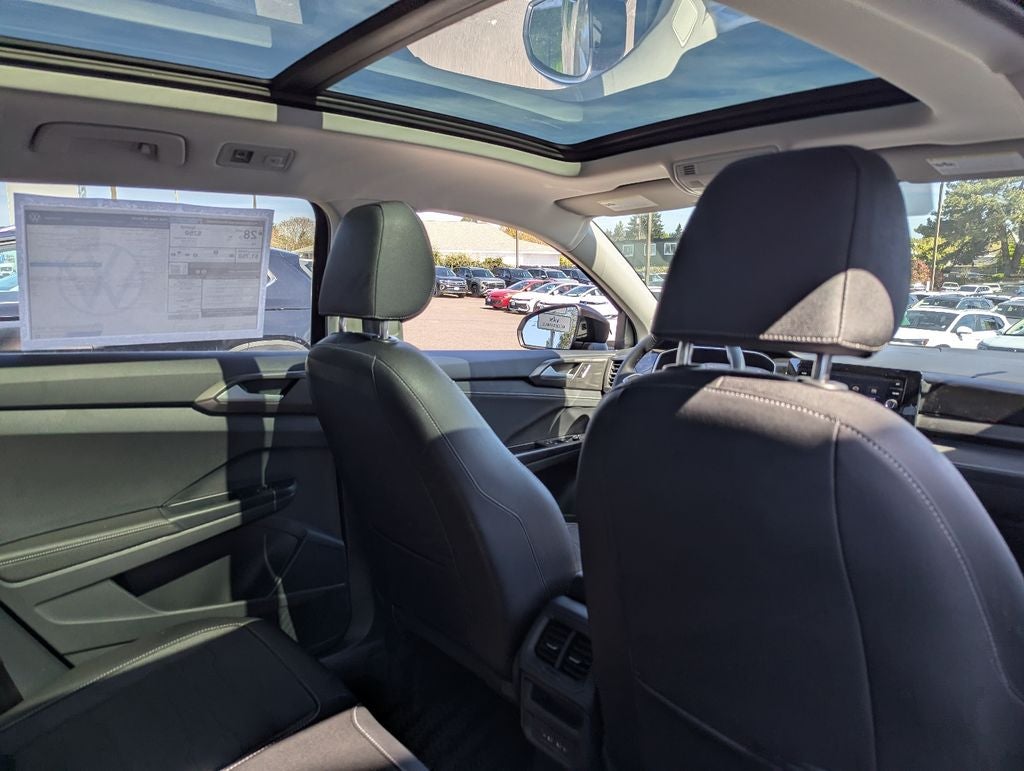 2026 Volkswagen Taos 1.5T SE Black