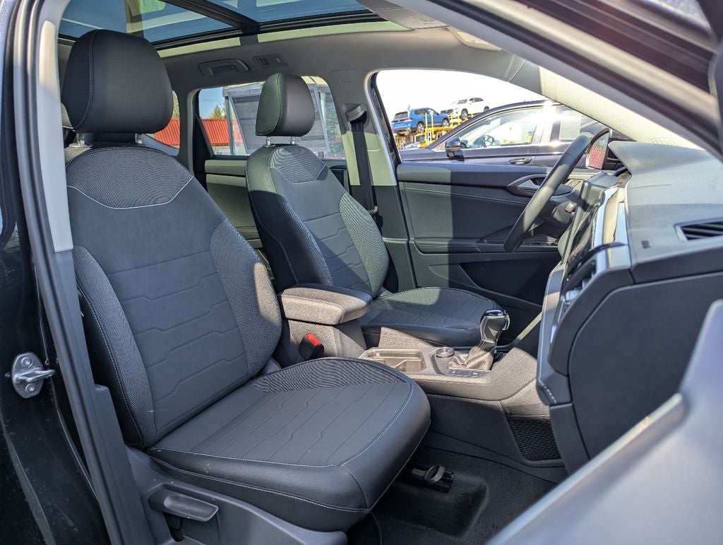 2026 Volkswagen Taos 1.5T SE Black