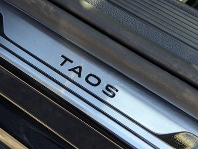 2026 Volkswagen Taos 1.5T SE Black
