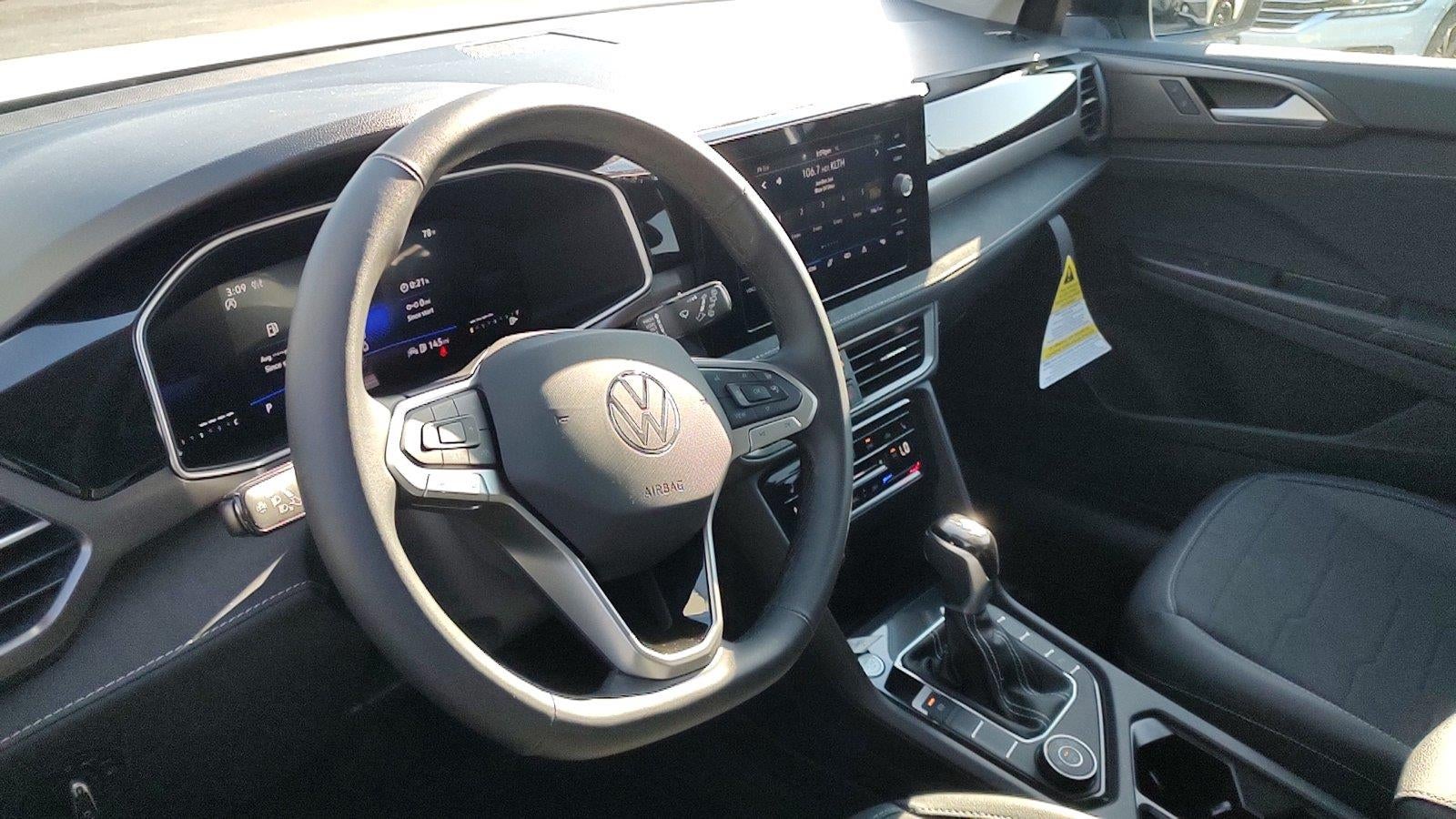 2027 Volkswagen Taos 1.5T SE Black