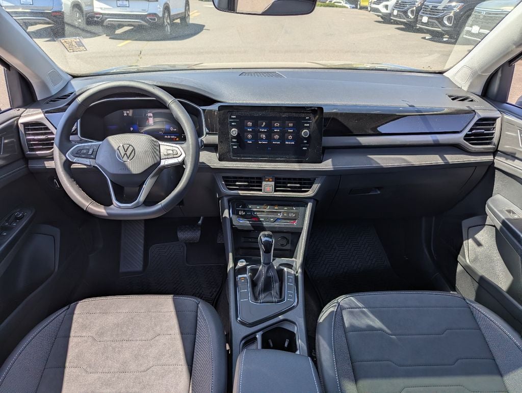 2026 Volkswagen Taos 1.5T SE Black