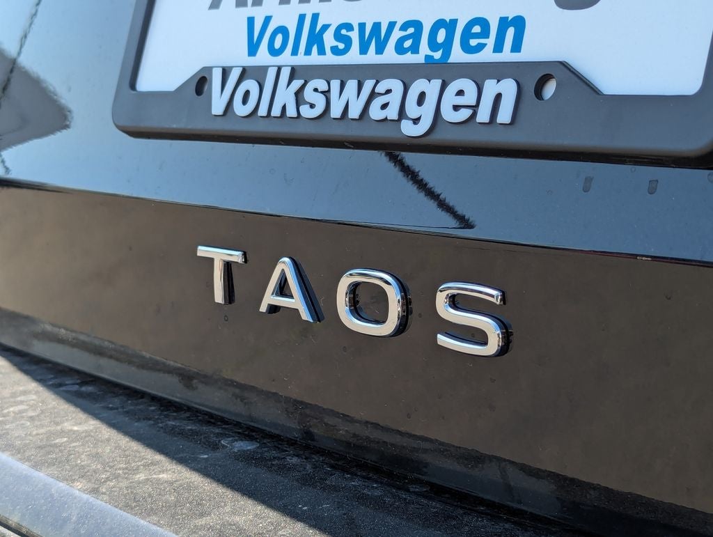 2026 Volkswagen Taos 1.5T SE Black